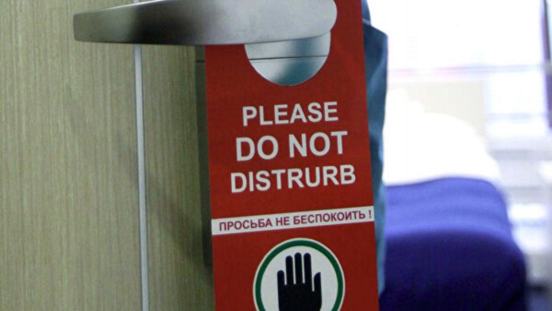 Только силами Росгвардии из орловской гостиницы удалось выселить постояльца