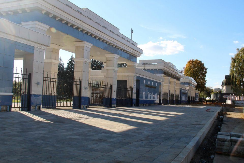 Парахин показал, как проходит благоустройство пл. им. Жукова