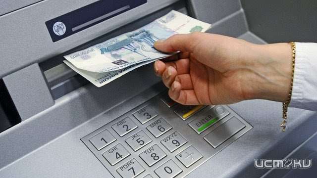 Сосед одной из жительниц Орла решил обновить смартфон за чужой счет