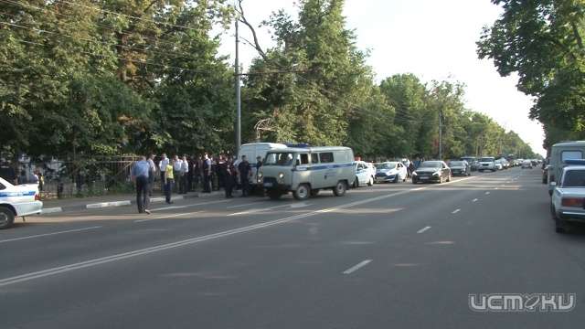 Перед захватом заложника психбольной пытался ограбить цветочный магазин 