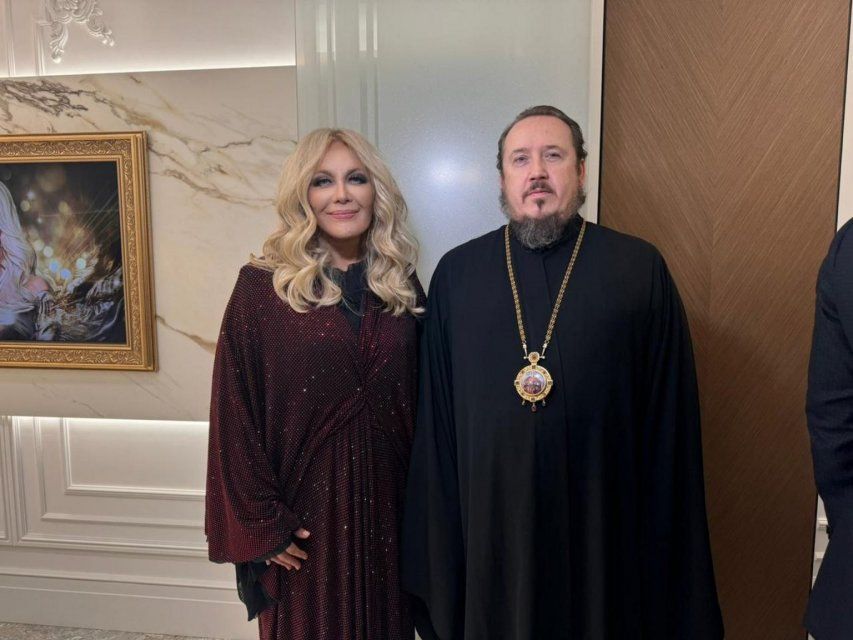 Популярная певица Таисия Повалий получила подарок от епископа Ливенского и Малоархангельского Нектария
