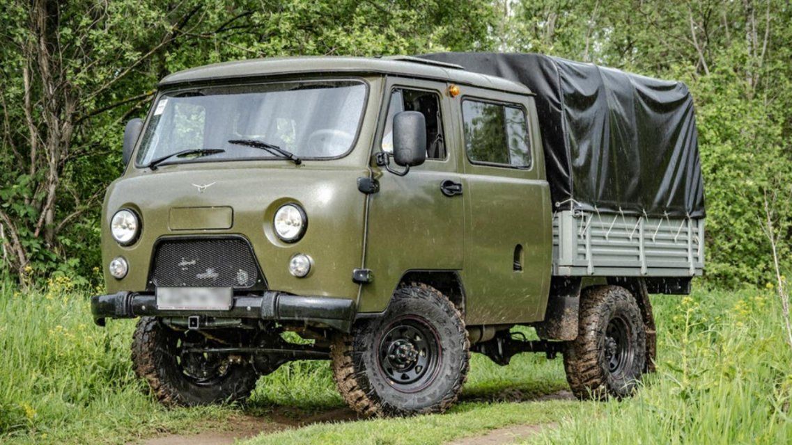 Автопарк орловских ветеринаров пополнился «Фермером» и тремя «Ладами»