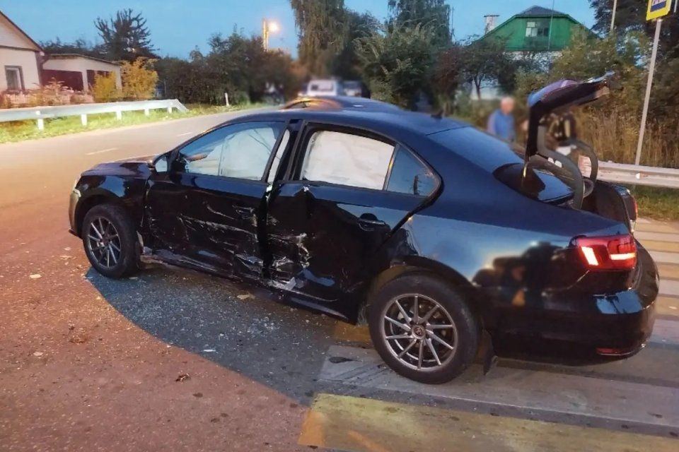 ВАЗ и Volkswagen столкнулись в Мценске