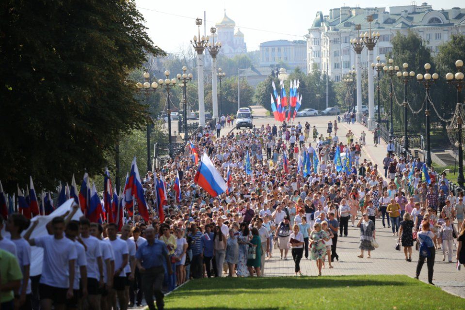 Российскому триколору — 350! В Орле отметили День Государственного флага