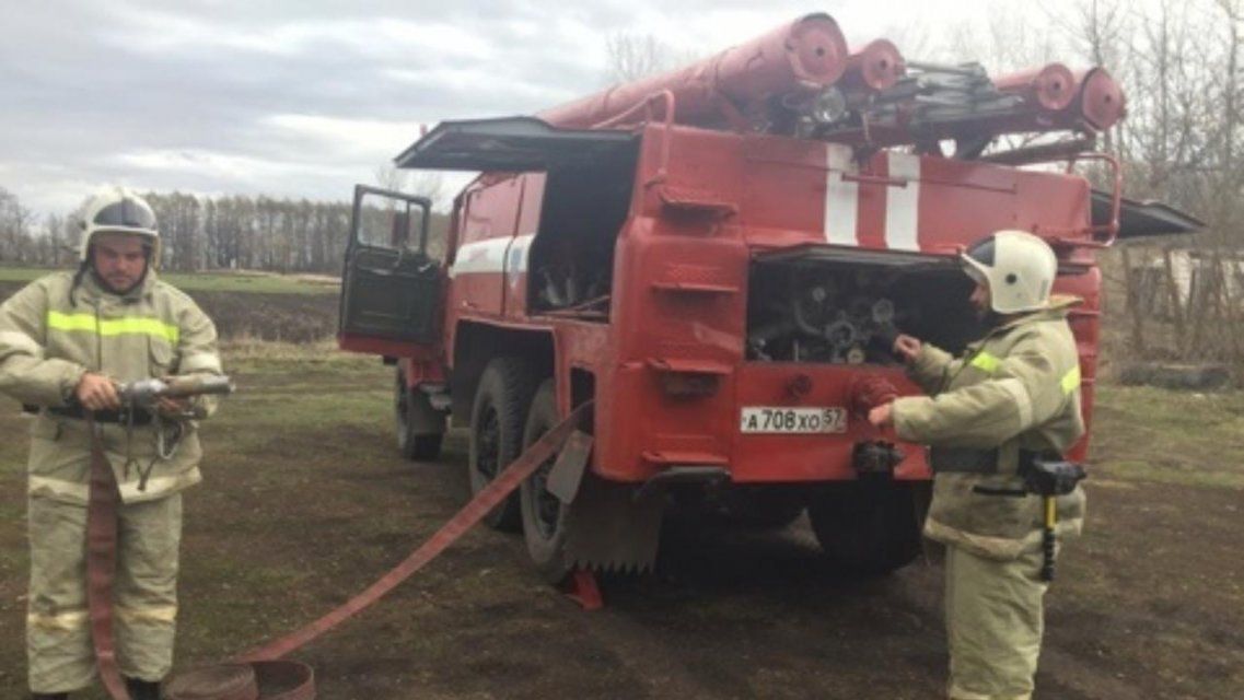 В Ливнах женщина едва не погибла в полыхавшем жилом доме