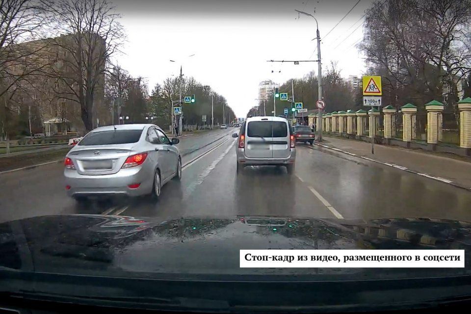 Орловского водителя оштрафовали после обнаружения фотографии с нарушением ПДД в соцсетях