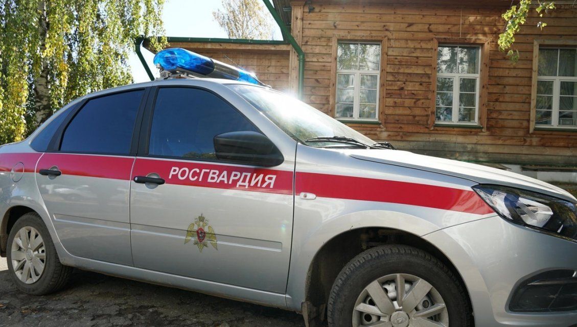 Орловчанин набрал в магазине товаров на 4 тыс. рублей и пытался с ними скрыться