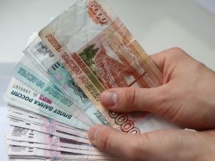 Орловчанин похитил деньги у знакомой, пока был в гостях