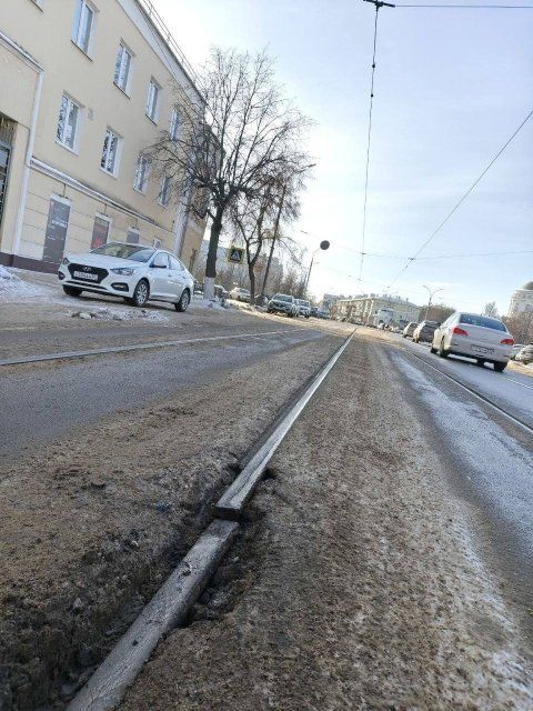 В центре Орла обнаружили сильно деформированный рельс