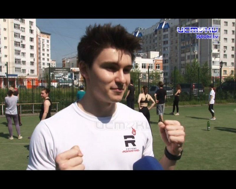 На спортплощадке около "Ледовой арены" прошла тренировка под открытым небом