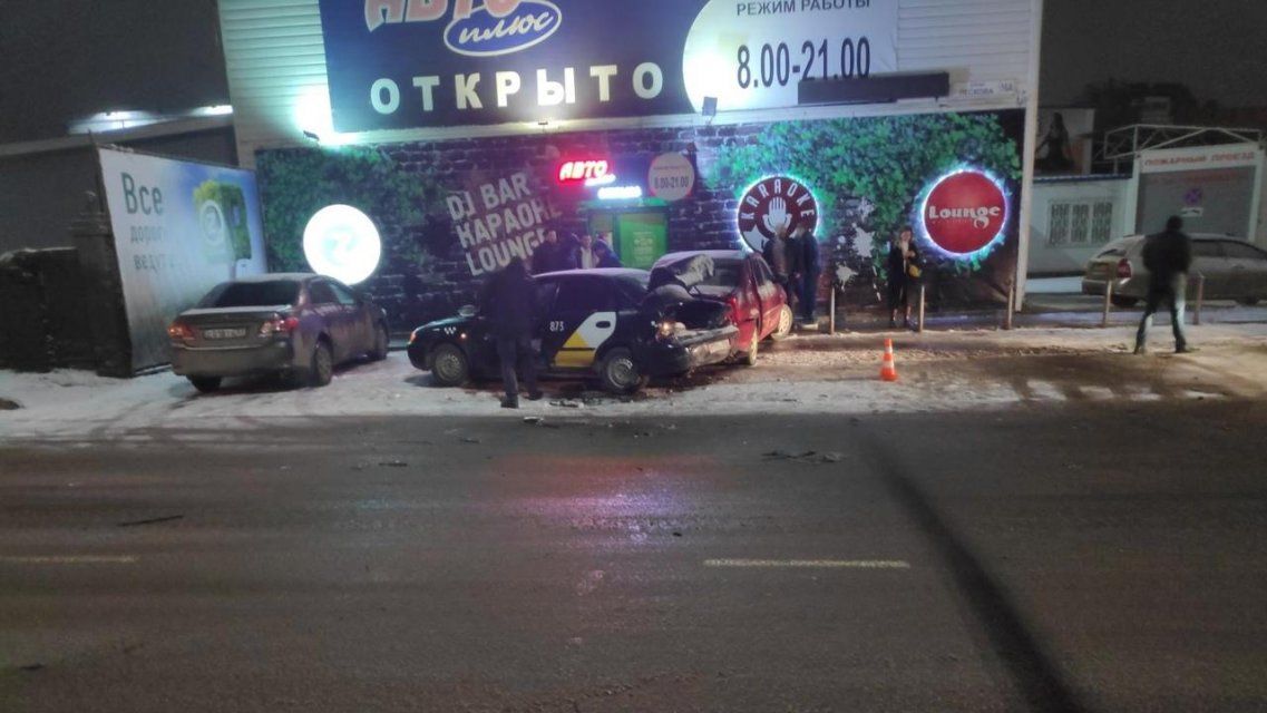 Скрылся с места ДТП: в Орле ищут очевидцев аварии возле OZ-бара