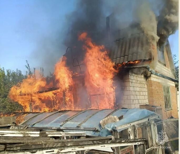 Вчера в Заводском районе Орла сгорел дачный дом