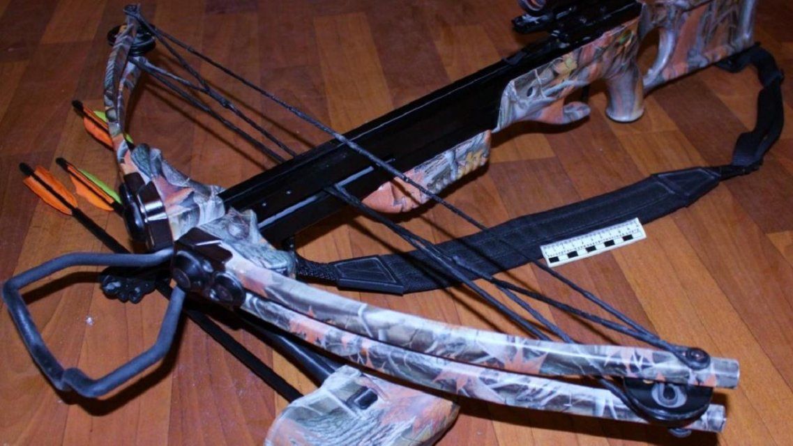 Под видом покупателей орловские полицейские повязали арбалетчика