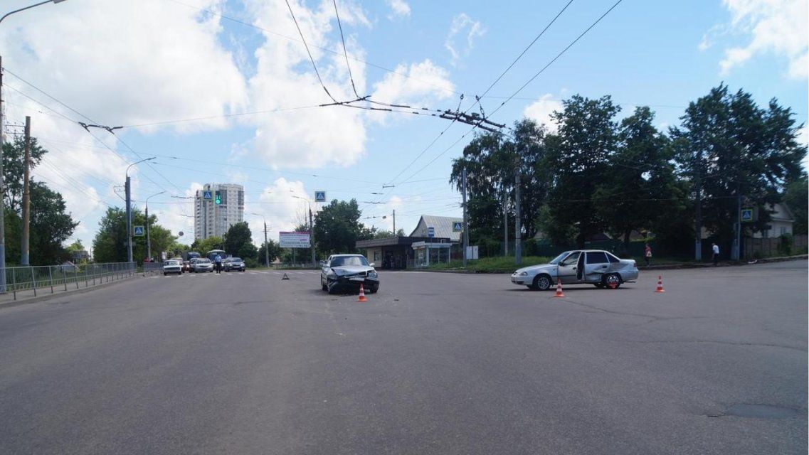 В Орле водитель без прав устроил ДТП, в котором пострадал ребенок