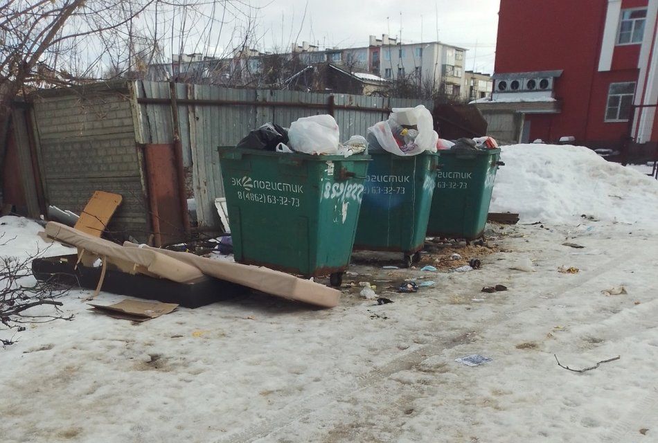 Глазами очевидцев: в Заводском районе Орла снова переполнены мусорные баки