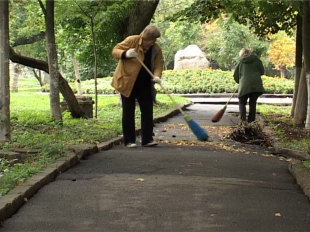 Жители против трех тонн мусора