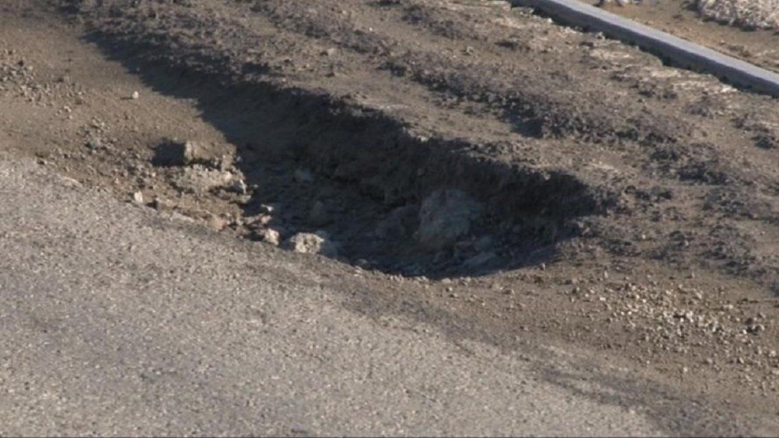 «Могу сказать, но не на камеру»: чиновник — о невыполненной программе ямочного ремонта в Орле