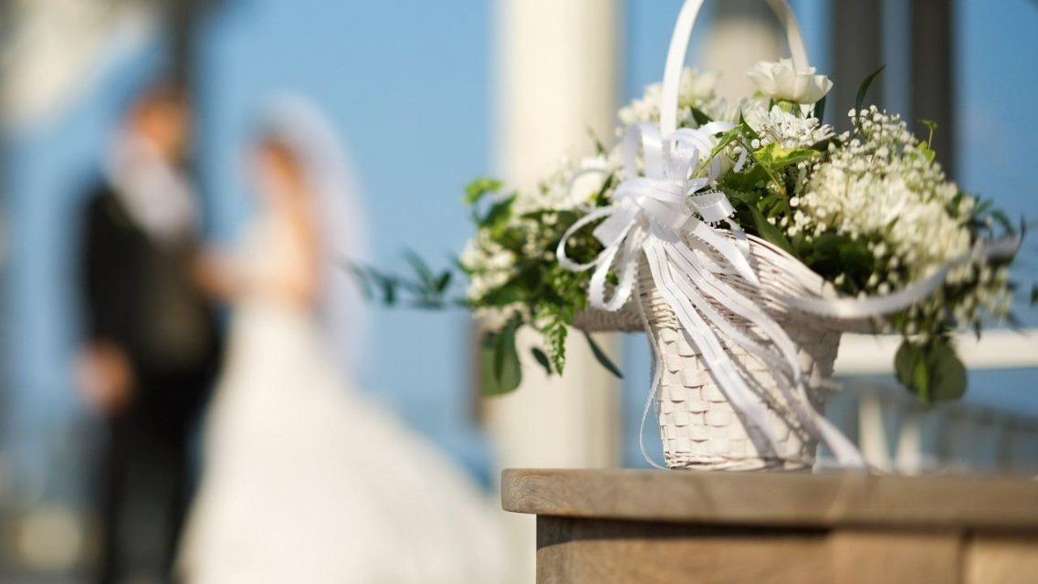 Орловским молодоженам разрешили приглашать в ЗАГС гостей