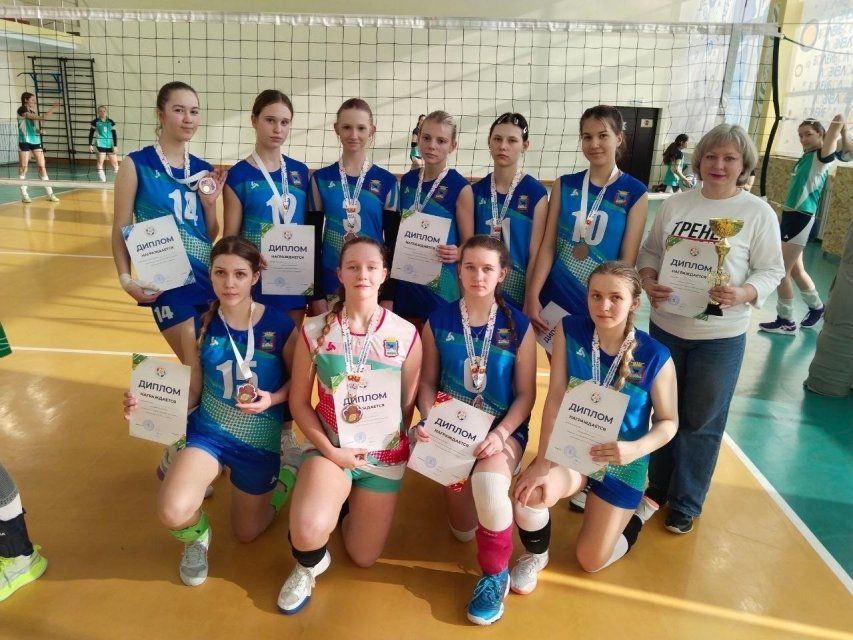 Волейболистки спортшколы №10 успешно выступили в Липецке