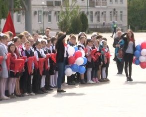 В Орле 500 школьников приняли в пионеры