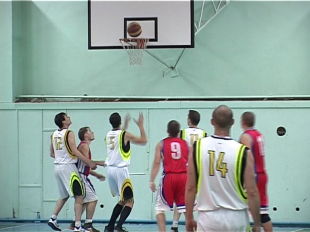 "Разгромный" день в чемпионате города по баскетболу 