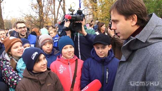  Врио Губернатора Орловской области Андрей Клычков присоединился к орловчанам и принял участие в общегородском субботнике