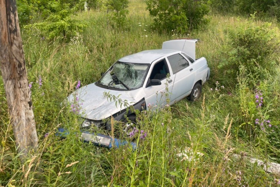 Под Орлом в вылетевшей с дороги легковушке пострадал младенец