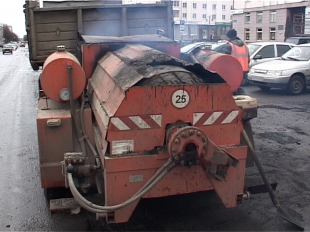 Зима смывает наш асфальт... 