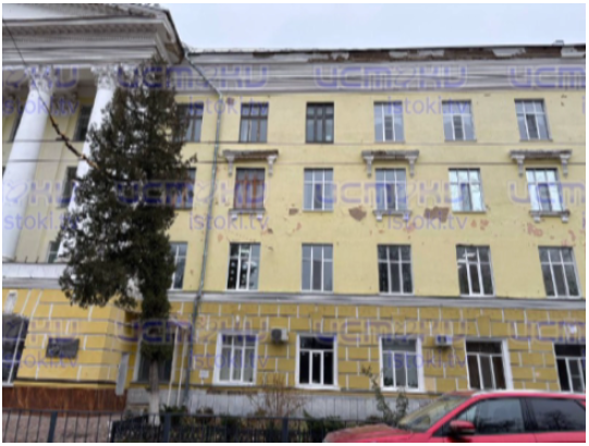 Фасад старого главного корпуса Орловского гос. университета, видимо, дождался ремонта
