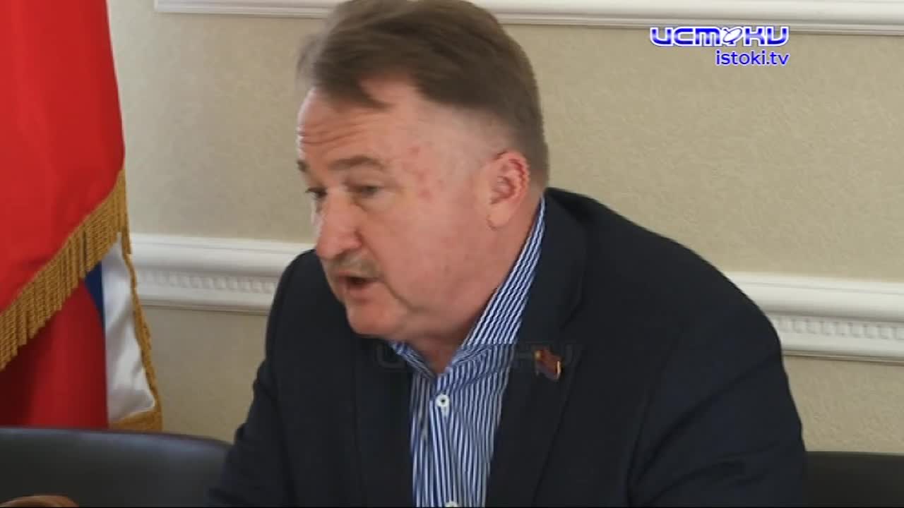 Теперь они строят школу бессрочно. Тема возведения самой большой уникальной школы региона на ул. Зеленина обсуждалась на областном комитете депутатов ...