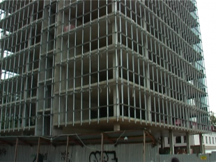 Строю где хочу и как хочу. Не смотря на решение суда, строительство здания на Полесской,6 продолжается 