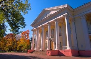 «Театральная история» А. Соломонова: презентация романа