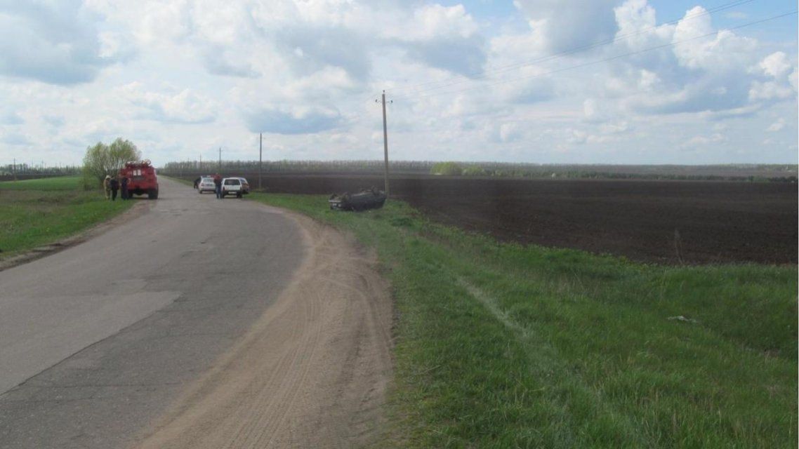 Под Ливнами перевернулась иномарка: есть пострадавший 