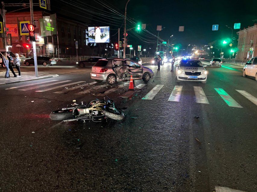 В Орле мотоциклист попал в больницу после аварии с иномаркой