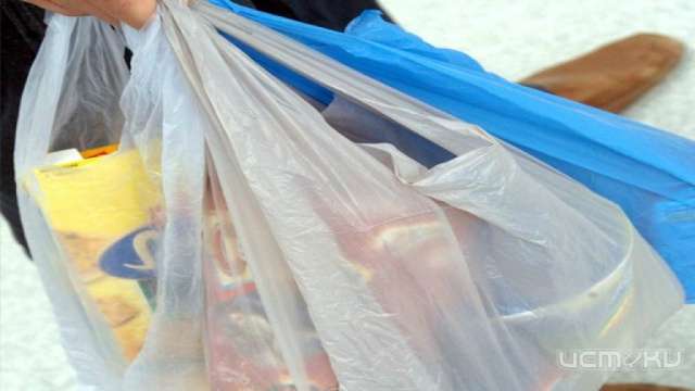 На улице орловчанин украл пакеты с продуктами и телефон у прохожего