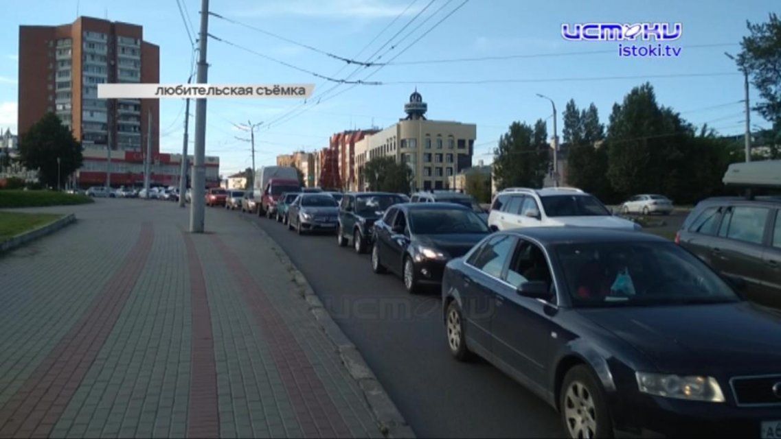 Тургеневский мост третий день стоит в пробках, а в психбольнице COVID-19 заразились 65 человек