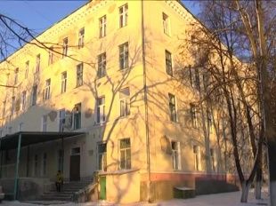 В Ливнах 37-летняя пациентка спрыгнула с 4 этажа больницы