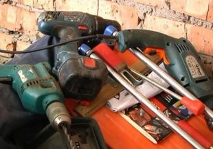 Из сарая жителя Орловского района похитили электроинструменты