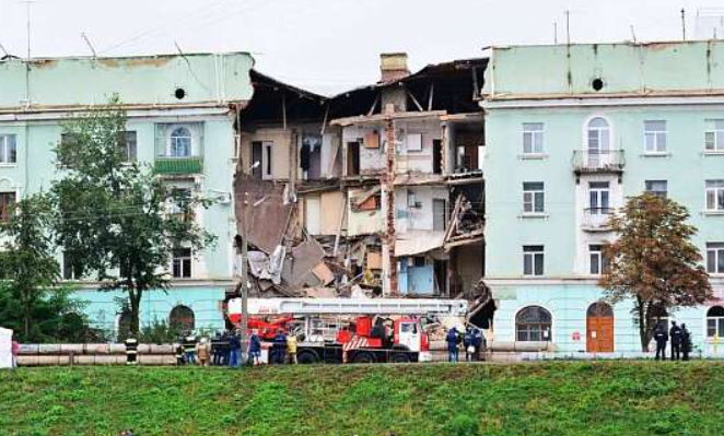 Спортплощадка или многоэтажка? Проводим опрос