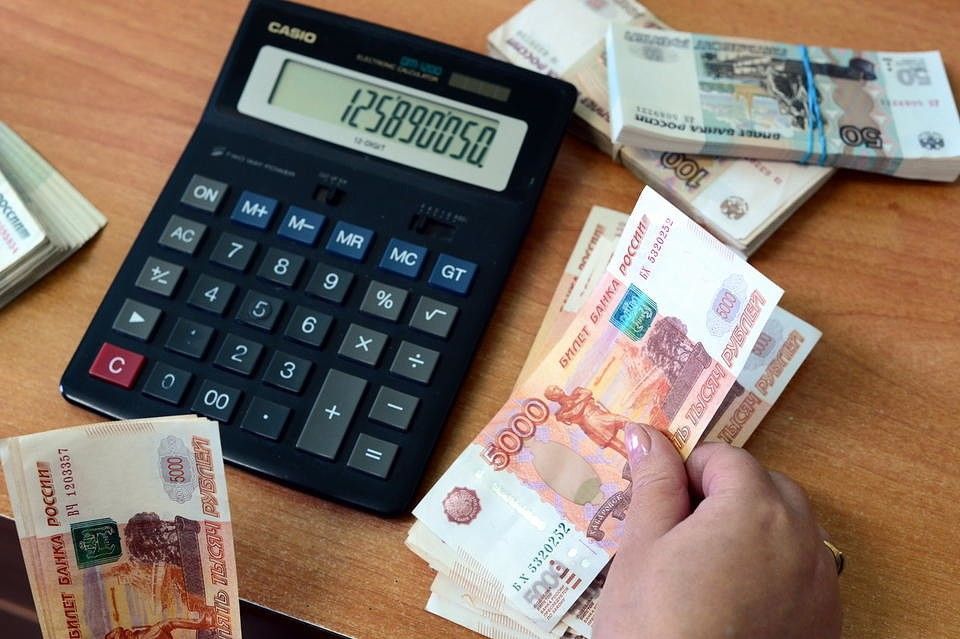 На Орловщине реальная средняя зарплата снизилась почти на 2%