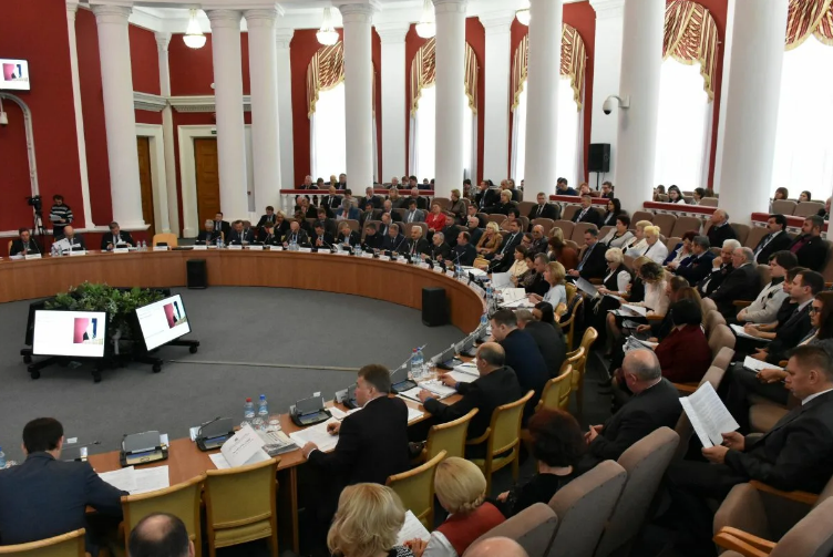 В орловском парламенте определились с главами комитетов