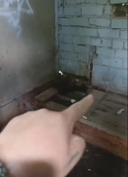 "Матери и вдовы наших погибших героев, ожидая маршрутку, не имеют возможности сходить в туалет."