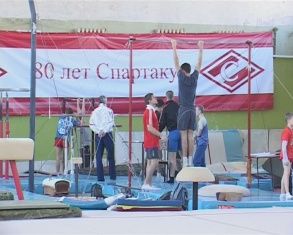 Орловские школьники померились силами в гимнастике 