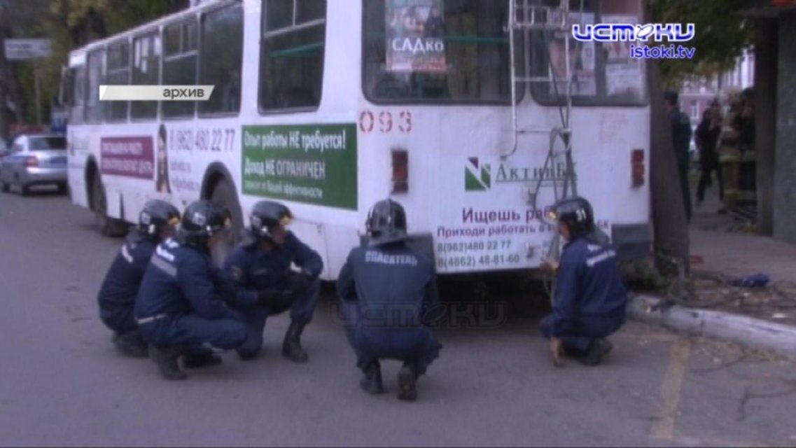 В Орле осудили водителя троллейбуса, задавившего людей на остановке, а УК предложили заняться уборкой 