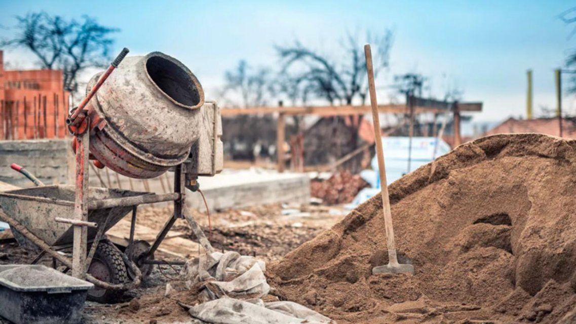 У жителя Орловщины украли бетономешалку и цемент ночью