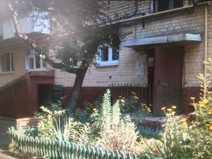 Текущее и ржавеющее наследство жильцов дома №10 по ул. Паровозная досталось новой УК «Квартал». Теперь в доме царит порядок