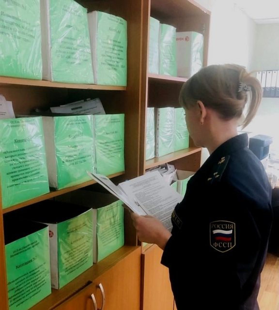 За неуплату алиментов жительнице Новосильского района назначено 100 часов обязательных работ 