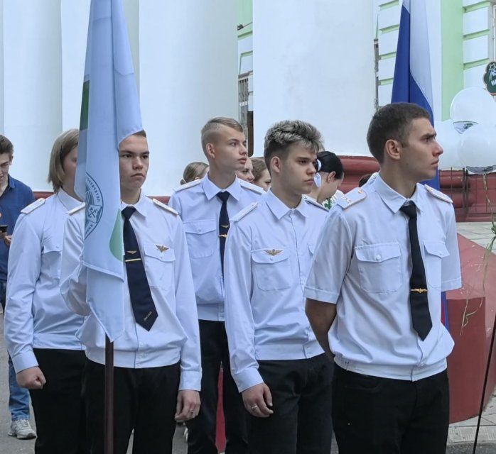 Железнодорожники поздравили студентов с Днем знаний