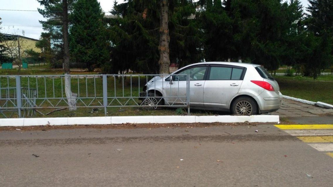 На Орловщине пьяный водитель иномарки въехал в «Ладу» с двумя пенсионерами