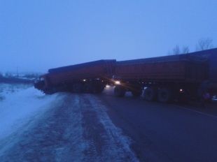 В Орловской области водитель "легковушки" погиб под колесами КАМАЗа